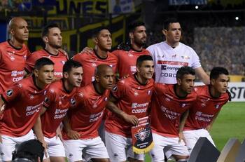 Jorge Wilstermann se convirtió en el último rival de Colo Colo en reiniciar los entrenamientos