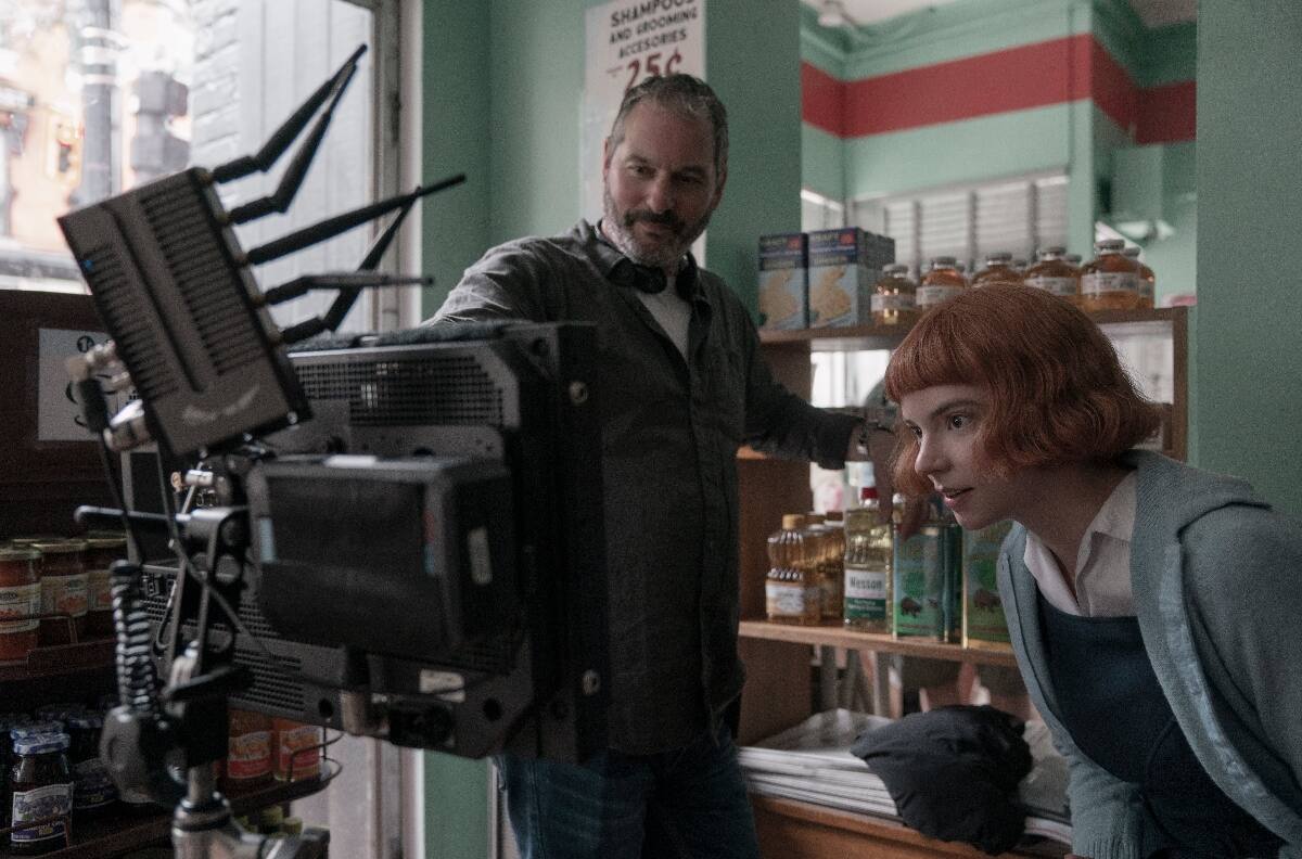 Netflix compartió un documental del detrás de escena de “Gambito de Dama”