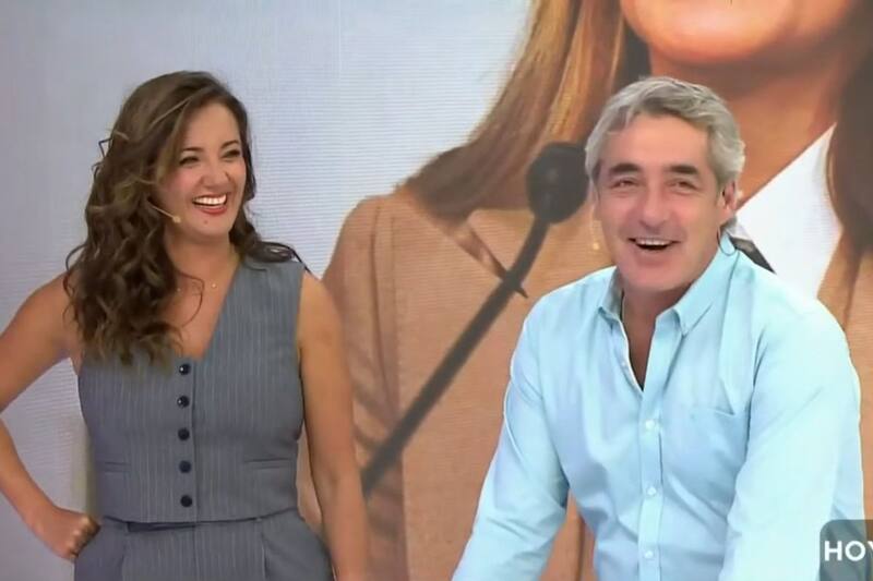 se puso nervioso ante la pregunta de Michelle Adam. Créditos Captura: YouTube.