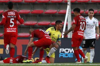 ¿Hubo una infracción? el misterio de la cantidad de extranjeros inscritos en La Calera que rondó el partido ante Colo Colo