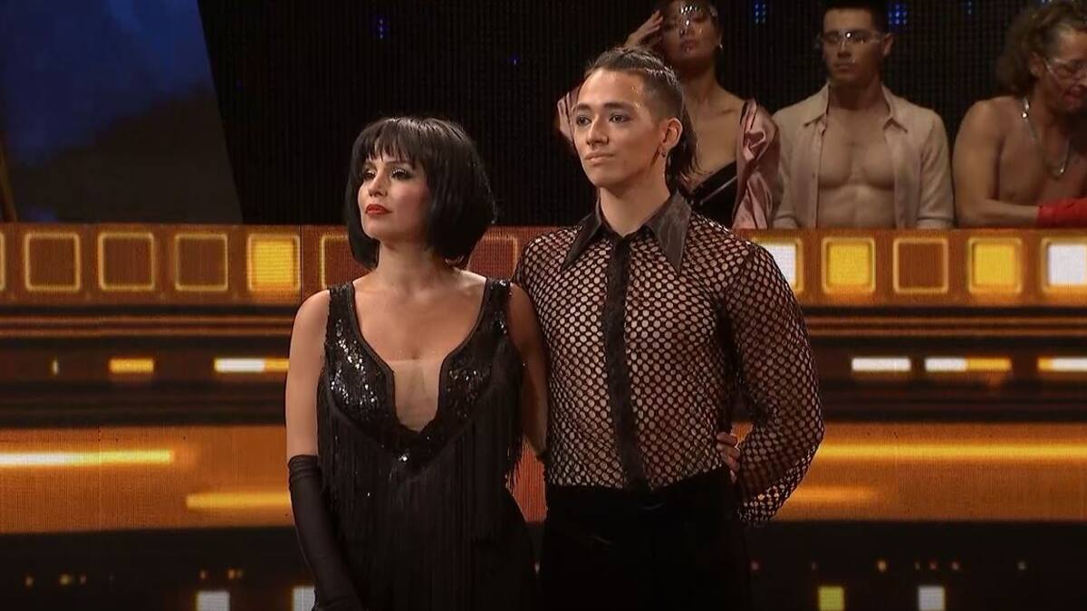 "Me gustó el look, pero fue lo único que me gustó": Fran García-Huidobro y Neilas Katinas llenaron de críticas la presentación de Yasmín Valdés en "Aquí se baila"