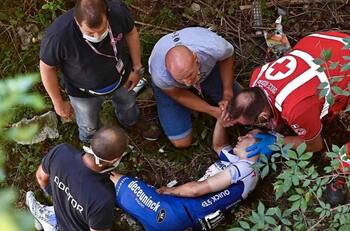 Familia grabó el instante en que ciclista cayó de un puente