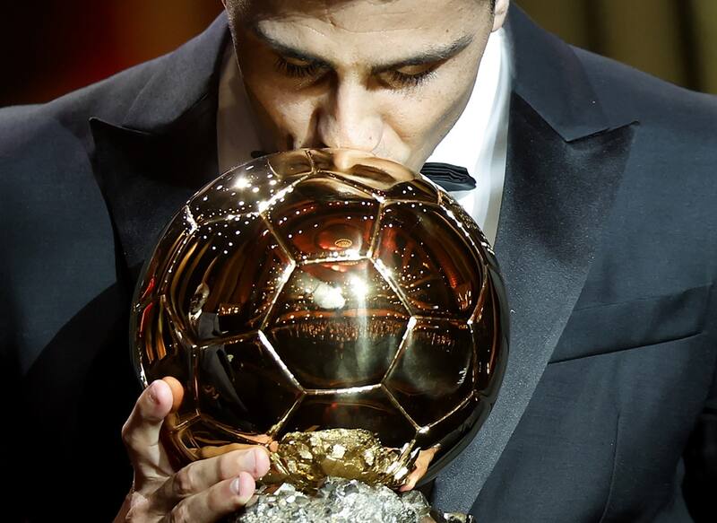 El fútbol busca al sucesor de Rodri, ganador del trofeo la pasada temporada. EFE