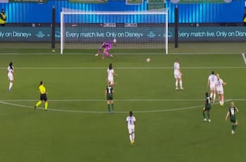 VIDEO | Un rebote dejó nocáut a Tiane Endler: así fue el gol de Wolfsburgo para vencer a OL Lyonnes