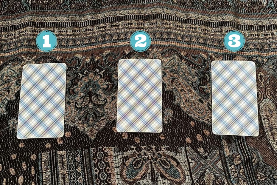 Elige una de las cartas para recibir un consejo para este 3 de junio.