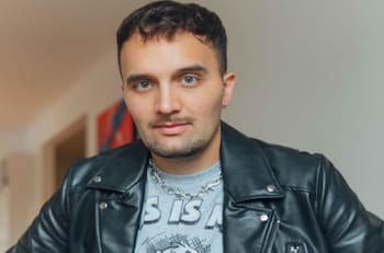 Quién es Felipe Cárdenas, el irreverente periodista que triunfa en redes sociales