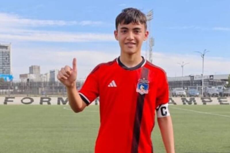 El hijo de Javier Correa entrenó con la camiseta de Colo Colo en el Estadio Monumental.