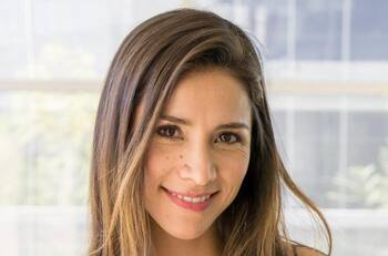 Loreto Aravena sorprendió a sus seguidores con un particular beso