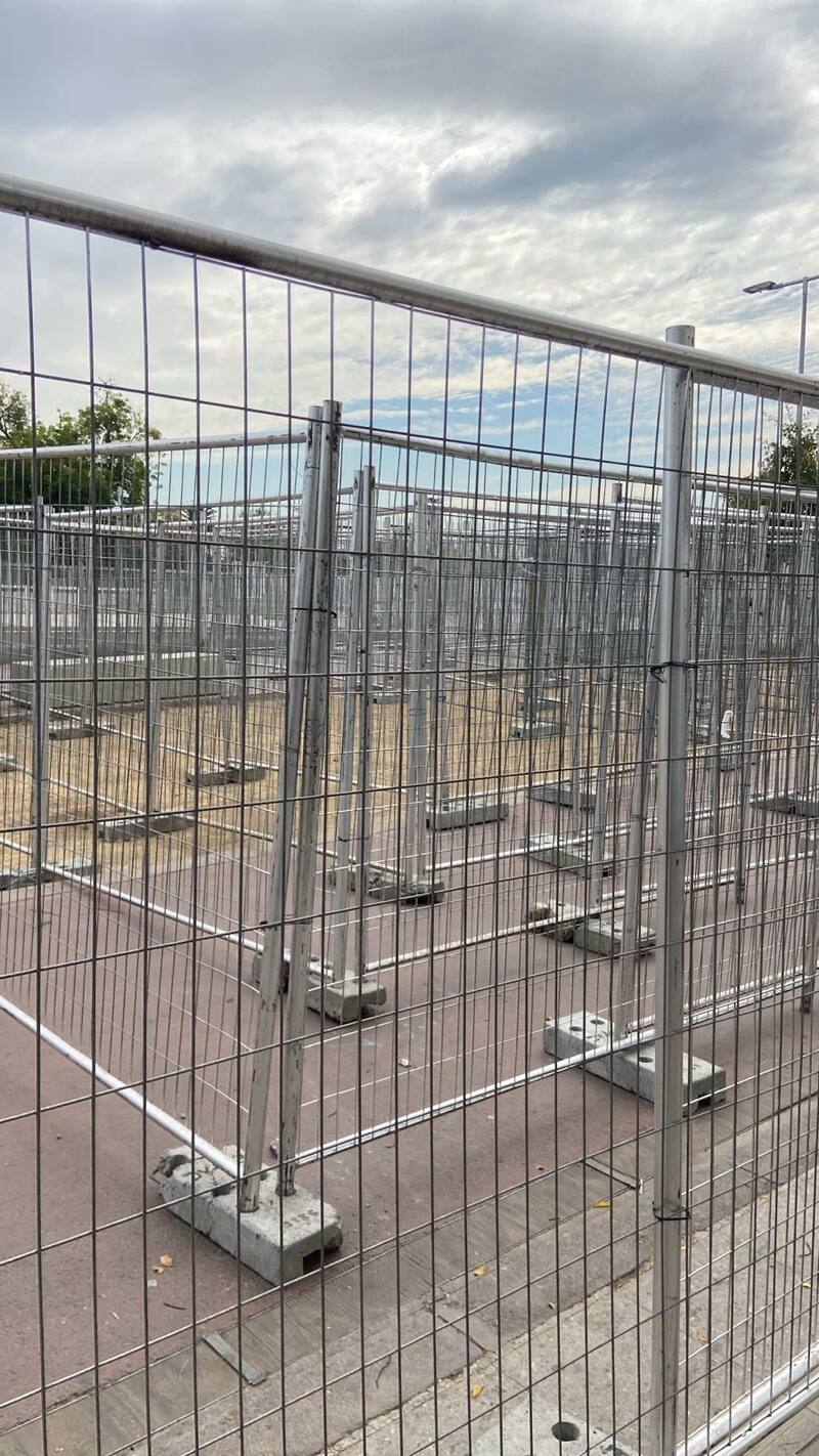 El laberinto que los hinchas de la U tuvieron que sortear para ingresar al partido ante La Serena.