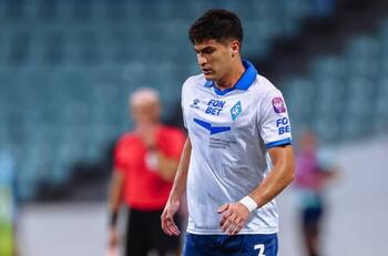 No lo pasa bien en Rusia: Thomas Galdames fue operado tras sufrir nueva lesión