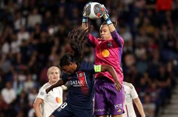 ¡Lo dieron vuelta en 6 minutos! Triunfazo del Lyon de Tiane Endler por semis de Champions League