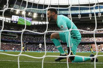 El campeón del mundo Hugo Lloris cometió un blooper de amateur