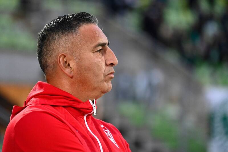 Jaime García dirigiendo a Santiago Wanderers en Primera B