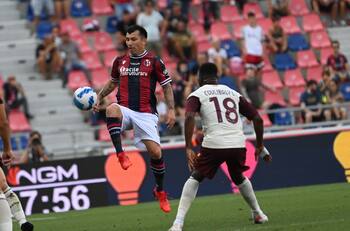 Crónica | Gary Medel jugó el partido completo en importante triunfo de Bologna sobre Salernitana