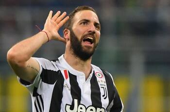Gonzalo Higuaín recibió una lluvia de pifias cuando ingresó por Juventus