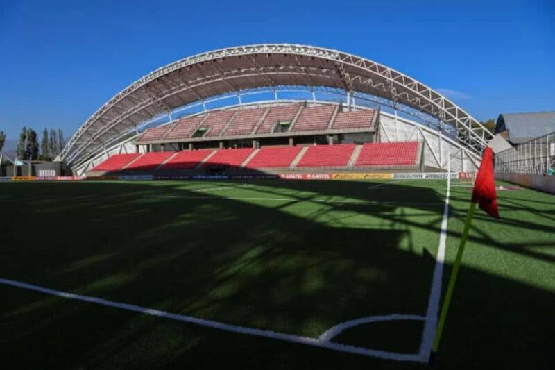 El Estadio Nicolás Chahuán estará vacío para el partido Unión La Calera vs Deportes Iquique.