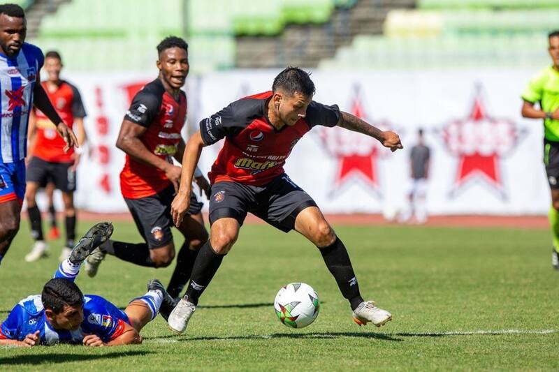 Anderson Contreras sigue jugando en Caracas. Foto: Instagram.