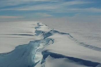 VIDEO | Iceberg del tamaño de Londres se desprendió de la Antártida