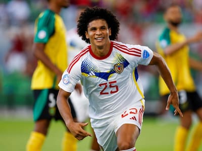 Programación: los dos partidos de Eliminatorias que se juegan hoy y cómo afectan a Chile