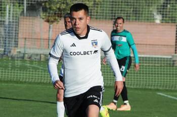 VIDEO | Carlos Muñoz volvió a vestir la camiseta de Colo Colo y anotó este golazo