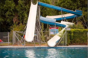 Este parque acuático con piscinas y toboganes es ideal para capear el calor de la RM antes que termine el verano