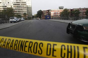 Tres apuñalados en distintos puntos de la Alameda: Investigan presuntos asaltos en Santiago Centro