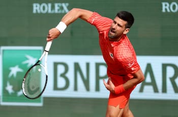 VIDEO | Novak Djokovic pierde los estribos en Montecarlo y destroza una raqueta