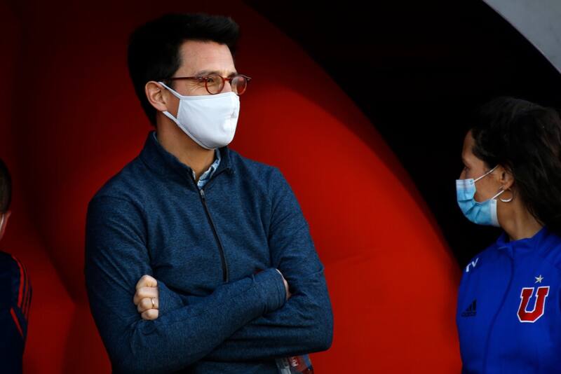 Luis Roggiero en uno de los partidos de la U. Foto: Aton.