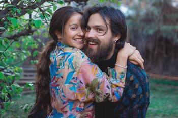 Acallando los rumores: Denise Rosenthal apoyó a Camilo Zicavo en el debut de Plumas en Teletón 2022