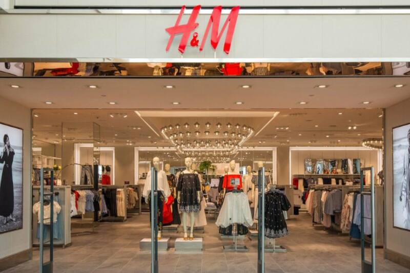 La situación ocurrió en el local del Costanera Center.