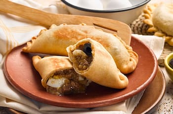 Chef Álvaro Barrientos entrega la mejor receta de empanadas de pino fritas para Fiestas Patrias