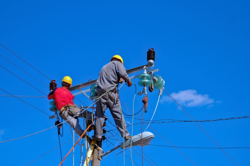 Las interrupciones ocurrirán durante este jueves 18 de marzo en la capital. Créditos: Freepik.