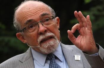 La invitación de José Maza para contemplar la súper luna