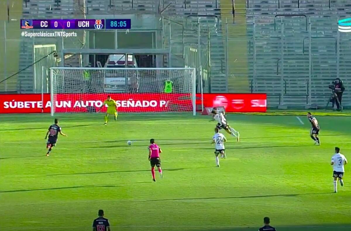 Ex defensa de la U barrió con Jimmy Martínez por el "miedo" que mostró en el Superclásico