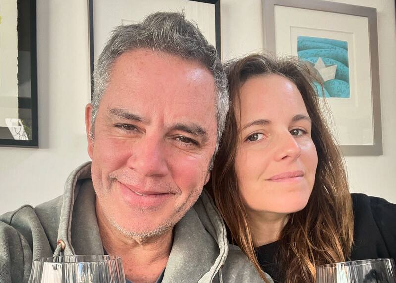 agrandan la familia con un perrito.