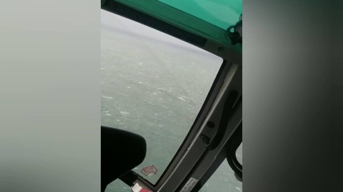 VIDEO | Realizan intenso operativo de búsqueda por mujer arrastrada por el mar en Pelluhue
