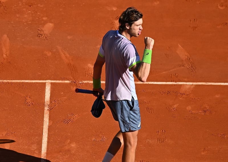 Nicolás Jarry debutó con victoria en Roland Garros