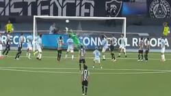 La increíble atajada de Gabriel Arias que inició la jornada de ensueño de Racing en la Recopa Sudamericana