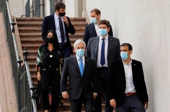 Matamala: El Gobierno insiste en un suicidio político por conservar la mano de obra barata