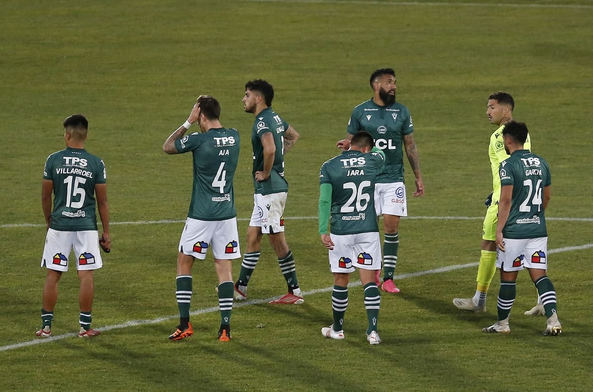 Los 9 jugadores que saldrían de Santiago Wanderers tras la pésima temporada