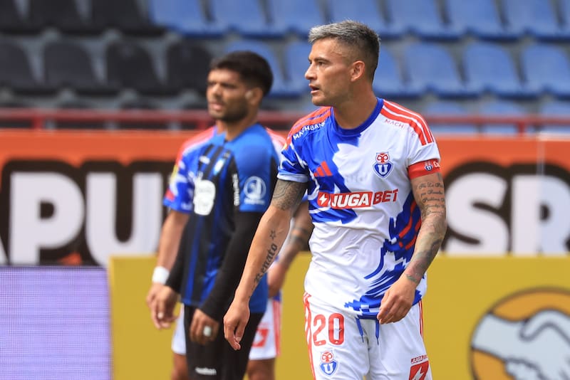 Charles Aránguiz habló tras la caída ante Huachipato. Foto: Aton.