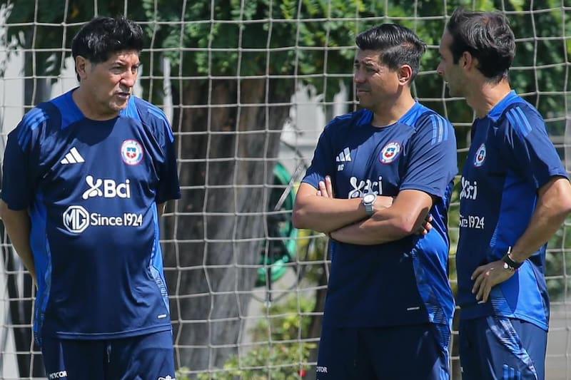 El exfutbolista entrenó junto a La Roja Sub 16. Foto: Comunicaciones ANFP.