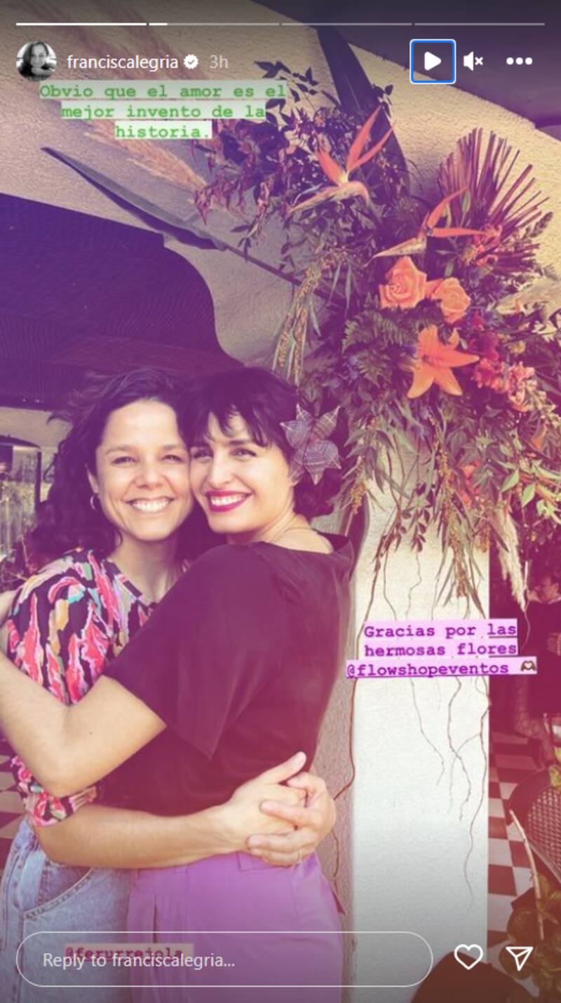 A través de sus redes sociales, Fernanda Urrejola compartió una festiva postal junto a su pareja, Francisca Alegría.