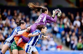 Antonia Canales se lució en España con un penal y 10 atajadas en victoria del Valencia