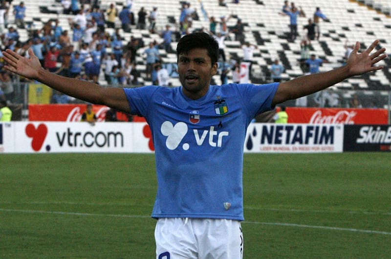 se retira del fútbol profesional.