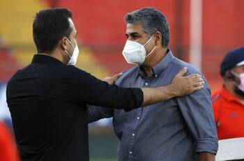 Duró 5 meses: DT que tuvo un mal paso por el fútbol chileno fue despedido en Venezuela