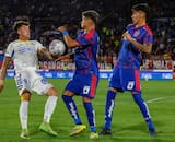 VIDEO | “Acción de juego”: Revelan cómo actuó el VAR en la polémica mano de Pablo Parra ante la U