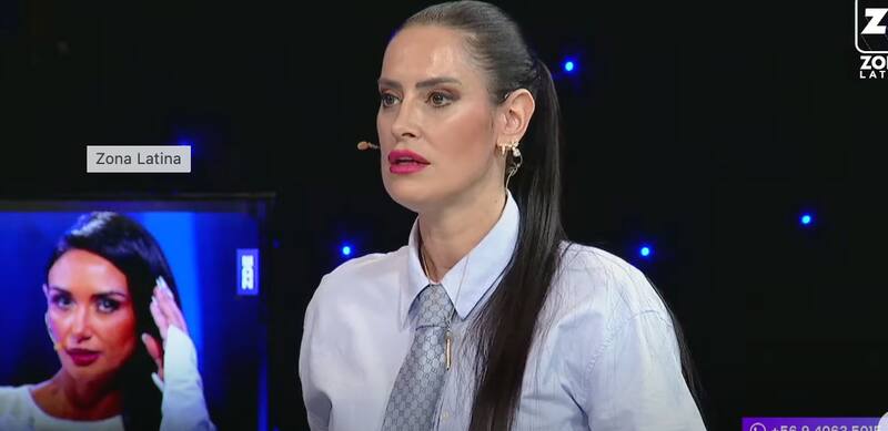 Adriana Barrientos en picada contra Pamela Díaz y Daniela Aránguiz.