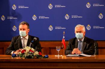 Paris en gira por Uruguay: “Chile exportará vacunas para toda Latinoamérica”