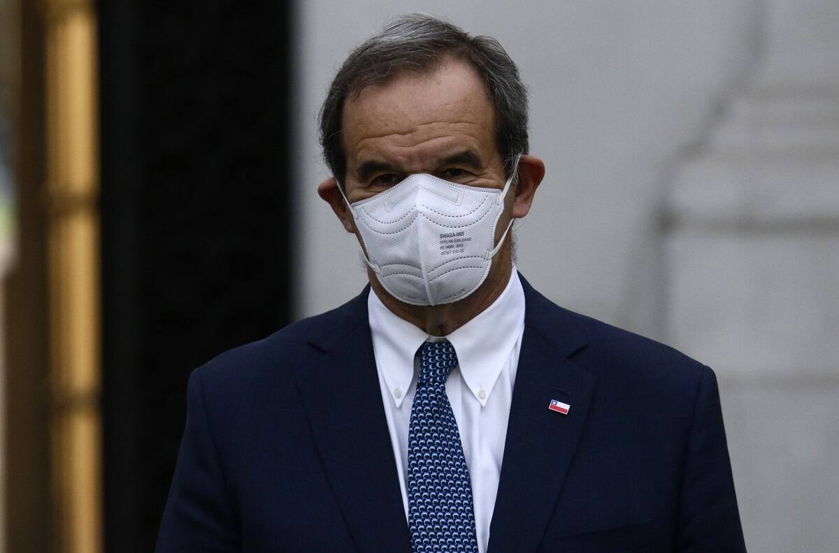 Andrés Allamand en cuarentena preventiva tras ser contacto estrecho de persona con COVID-19